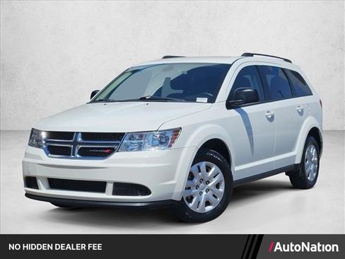 Used 2020 Dodge Journey SE FWD image 1