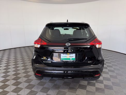 Used 2024 Nissan Kicks SR FWD image 9