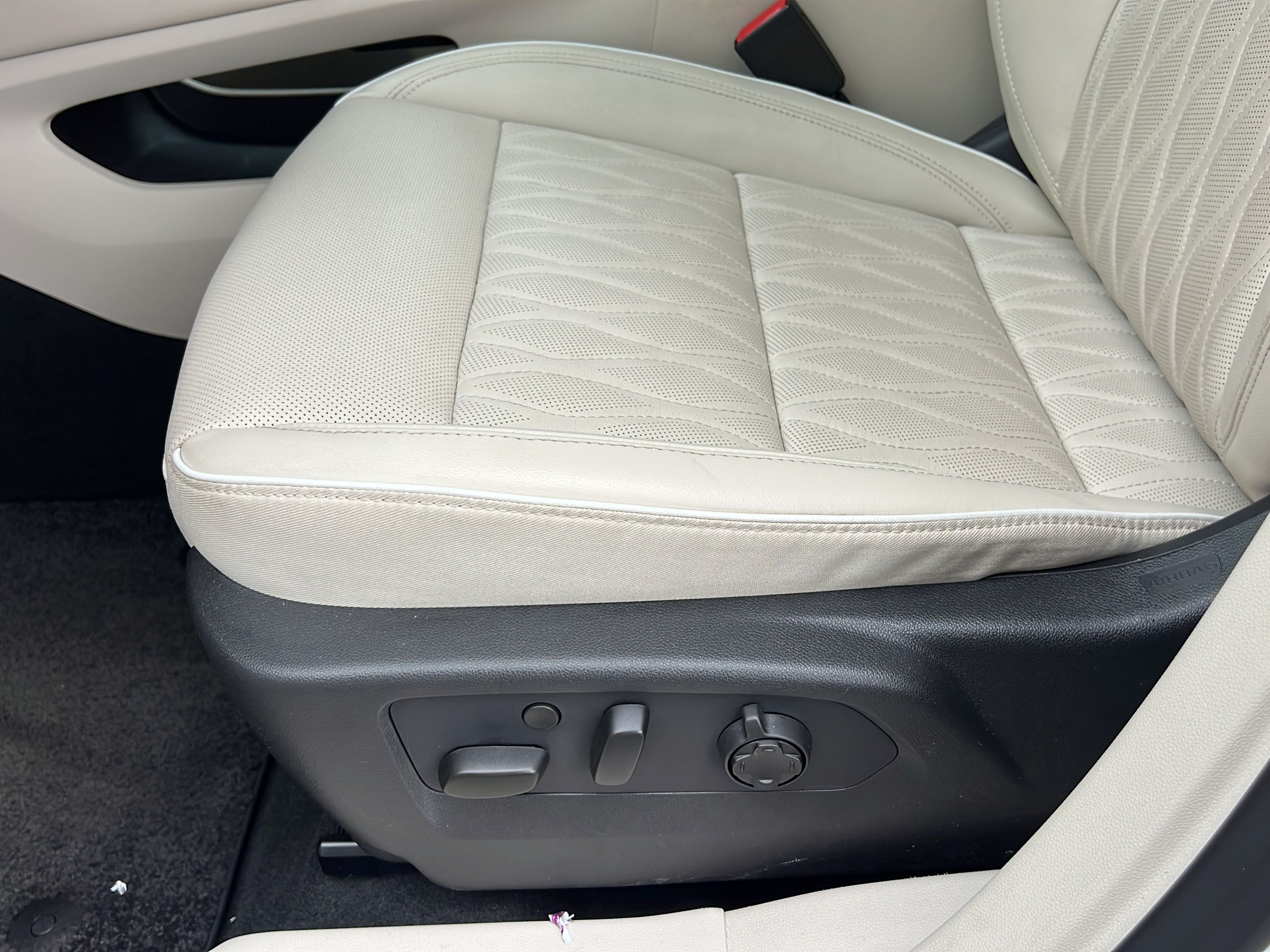 Used 2021 Buick Envision Avenir AWD/4WD image 14
