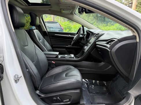 Used 2019 Ford Fusion Titanium FWD image 21