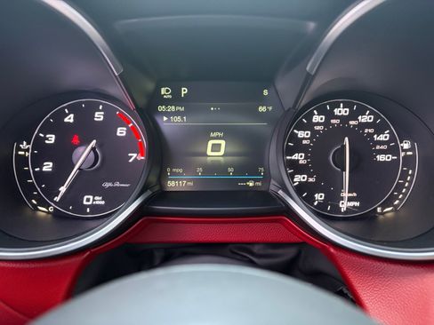 Used 2018 Alfa Romeo Stelvio Ti AWD/4WD image 11
