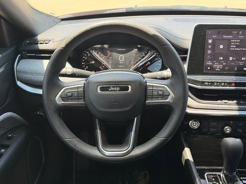 Used 2025 Jeep Compass Sport AWD/4WD image 14