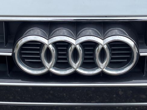 Used 2022 Audi A4 2.0T Premium w/ Convenience Package image 29