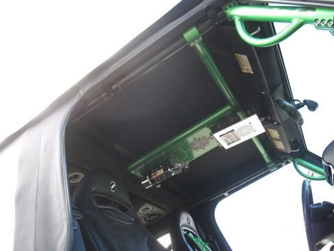 Used 2005 Jeep Wrangler Rubicon image 32