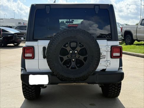 Used 2021 Jeep Wrangler Unlimited Sport AWD/4WD image 6