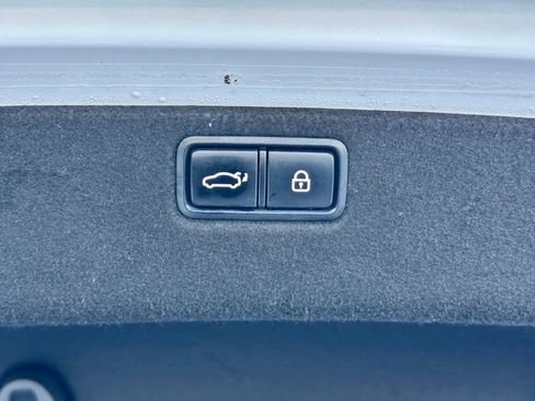 Used 2015 Hyundai Genesis 3.8 w/ Option Group 04 image 27