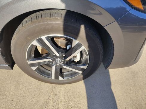 Used 2024 Nissan Sentra SV FWD image 8
