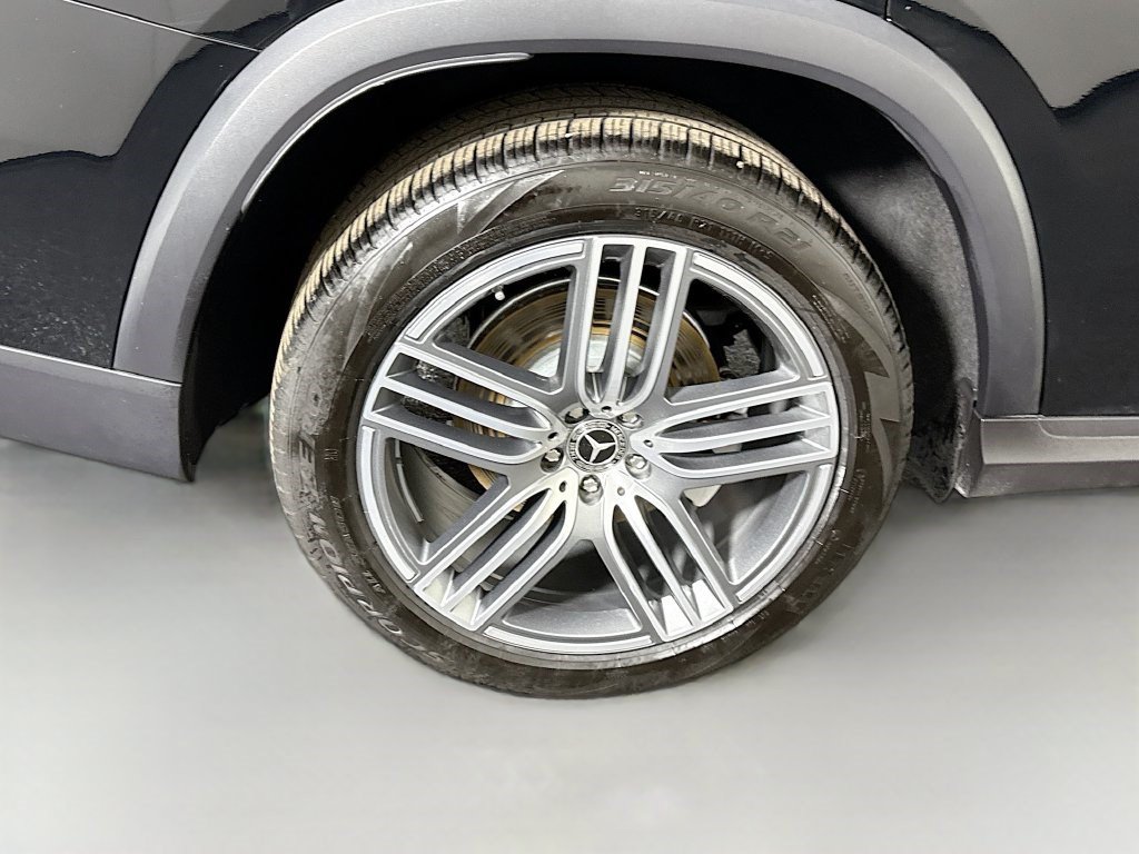 Used 2025 Mercedes-Benz GLS 450 4MATIC image 32