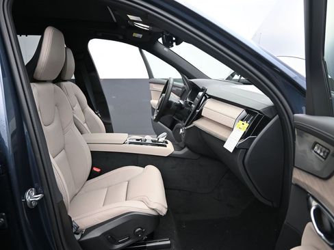 New 2026 Volvo XC90 B5 Ultra image 15