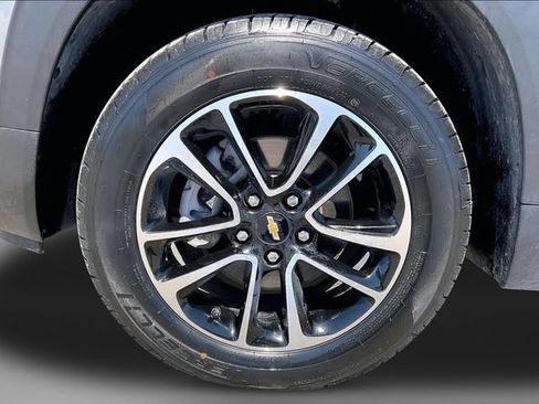 Certified 2025 Chevrolet TrailBlazer LT AWD/4WD image 9