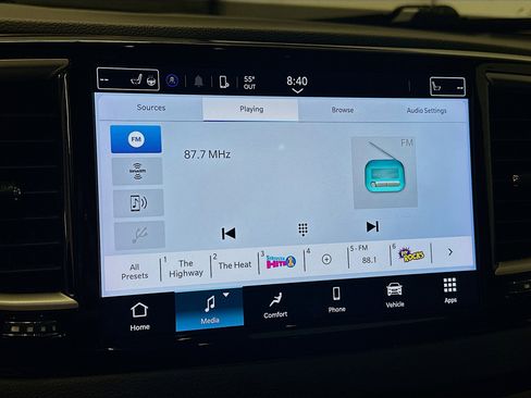 Used 2024 Chrysler Pacifica Touring-L FWD image 21
