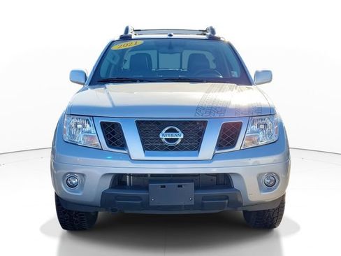 Used 2021 Nissan Frontier PRO-4X w/ Pro-4x Utility Package image 2