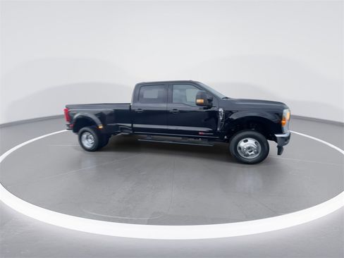 New 2026 Ford F350 XLT image 9