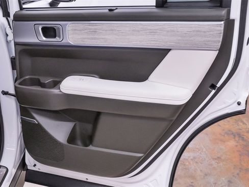 Used 2025 Hyundai Santa Fe Calligraphy image 37