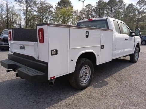 New 2026 Ford F250 XL w/ XL Chrome Package AWD/4WD image 3