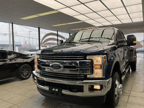 Used 2018 Ford F350 Lariat w/ Lariat Value Package image 3