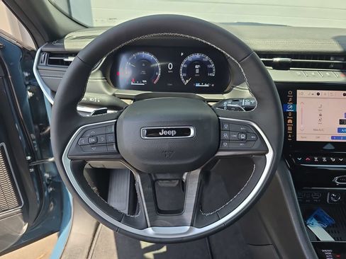 New 2026 Jeep Grand Cherokee Limited AWD/4WD image 17