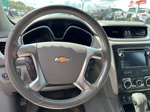 Used 2016 Chevrolet Traverse LT image 7