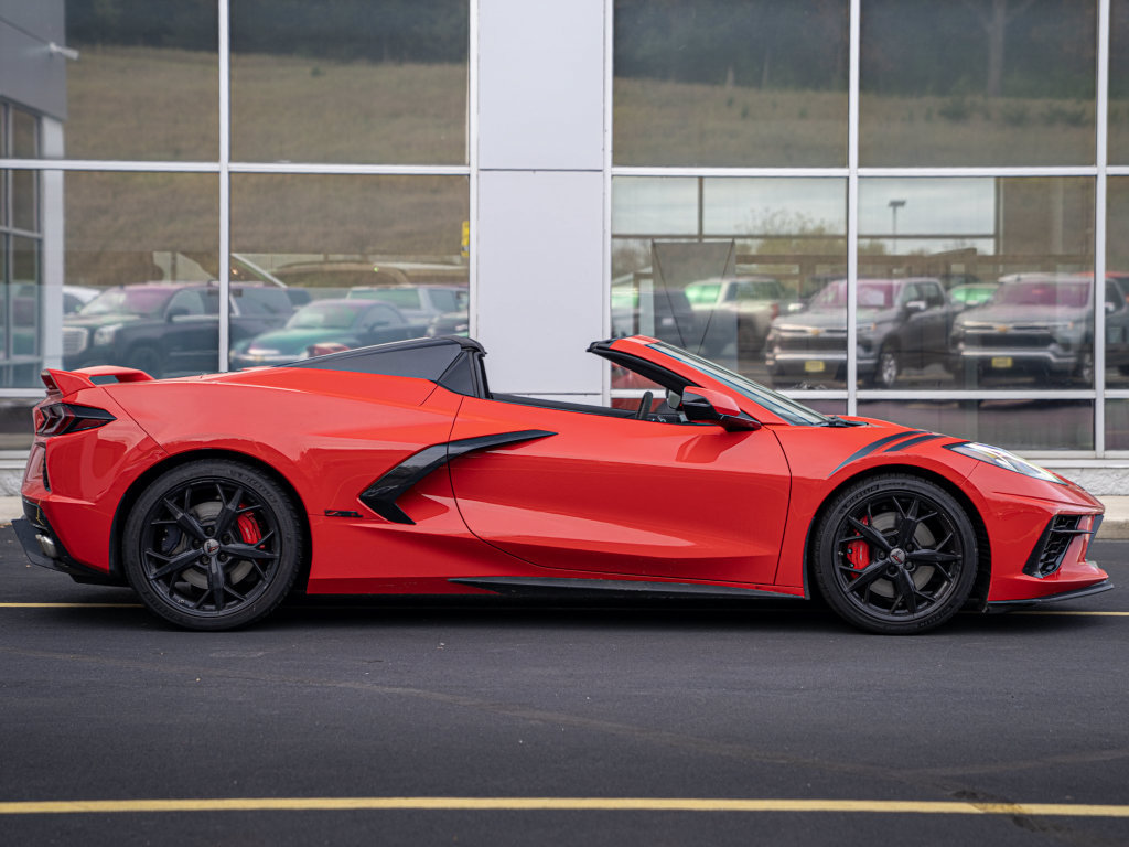 Used 2022 Chevrolet Corvette Stingray Premium Conv w/ Z51 Performance Package RWD image 4