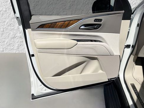 Used 2024 Cadillac Escalade Sport Platinum w/ Heavy-Duty Trailer Package image 24