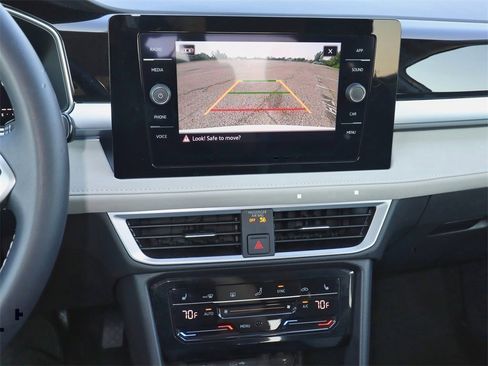New 2025 Volkswagen Taos SE image 18