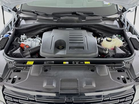 New 2026 Land Rover Range Rover Long Wheelbase SE AWD/4WD image 28