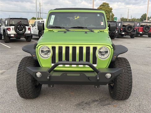 Used 2019 Jeep Wrangler Unlimited Sahara AWD/4WD image 3