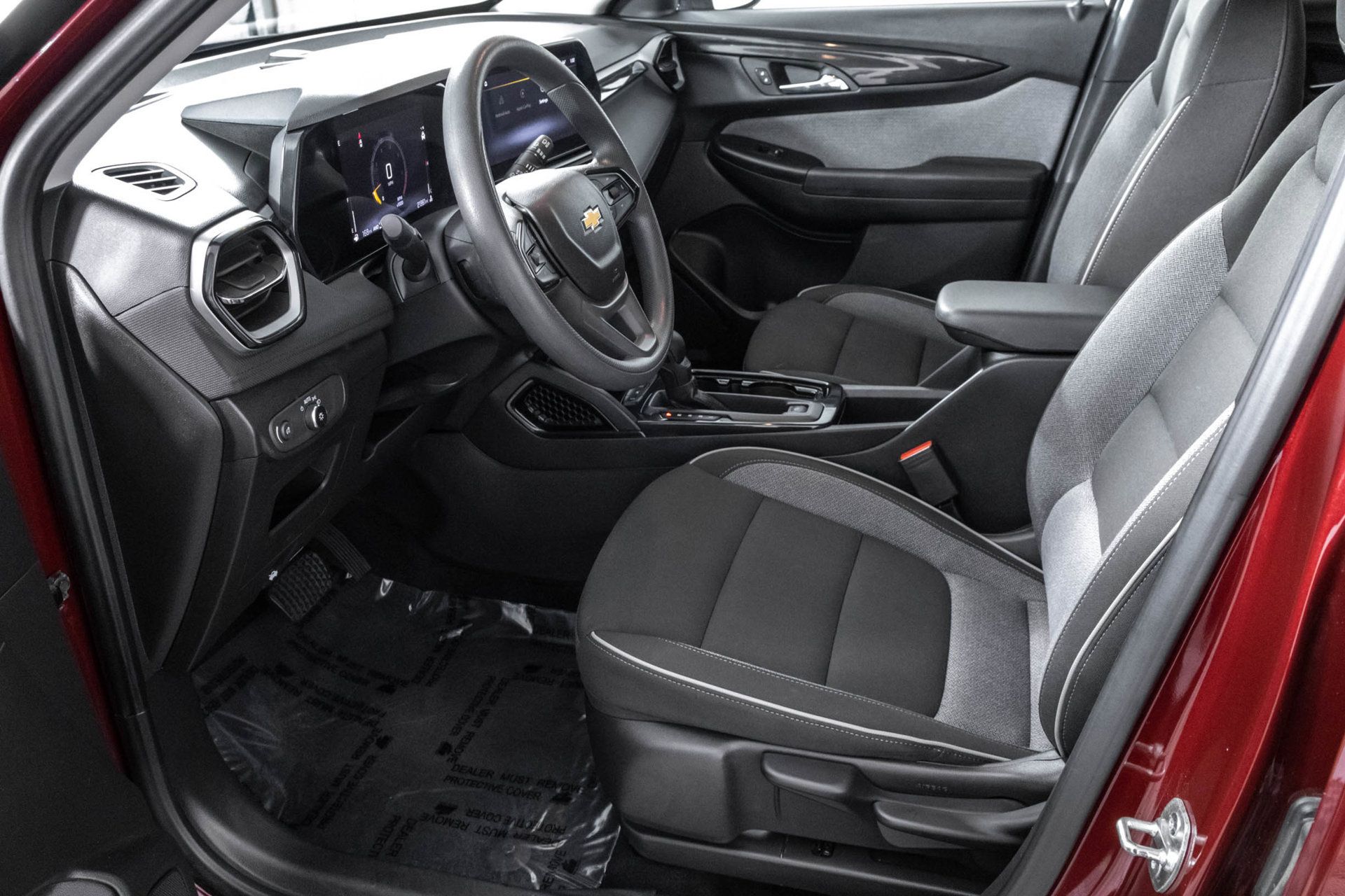Used 2025 Chevrolet TrailBlazer LT AWD/4WD image 6