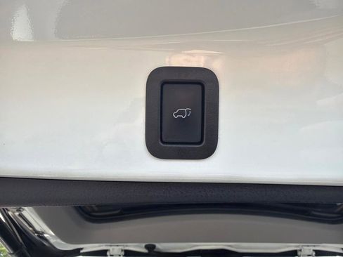 Used 2017 Toyota Highlander XLE FWD image 7