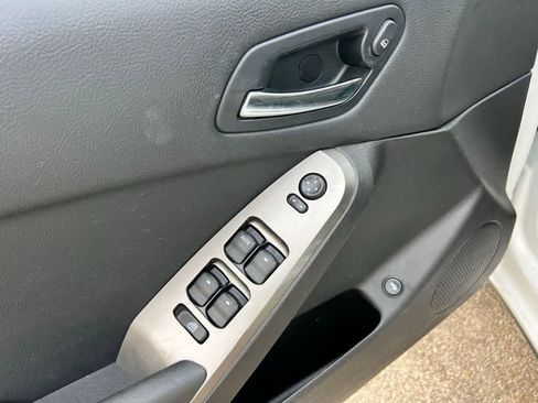 Used 2009 Pontiac G6 Sedan w/ Preferred Package image 16