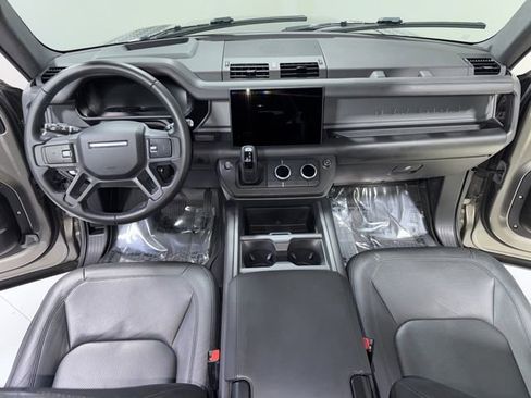 Used 2025 Land Rover Defender 110 S image 16