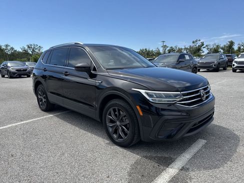 Certified 2023 Volkswagen Tiguan SE w/ Panoramic Sunroof Package FWD image 16