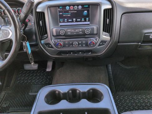 Used 2018 Chevrolet Silverado 1500 LTZ RWD image 18