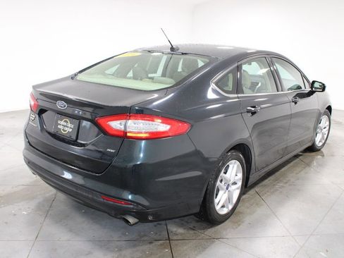 Used 2014 Ford Fusion SE FWD image 9