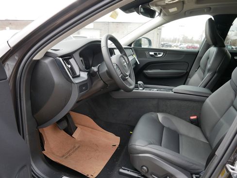 New 2025 Volvo XC60 B5 Core w/ Protection Package Premier image 5