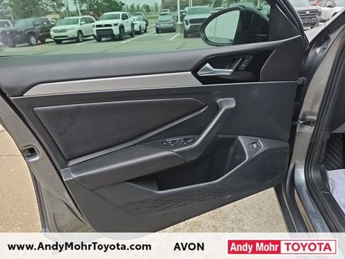 Used 2019 Volkswagen Jetta R-Line FWD image 11