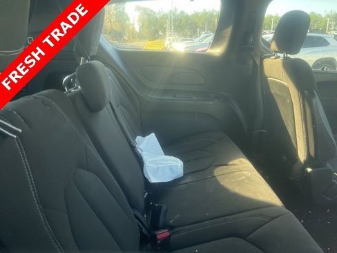 Used 2018 Chrysler Pacifica Touring Plus w/ S Appearance Package image 10