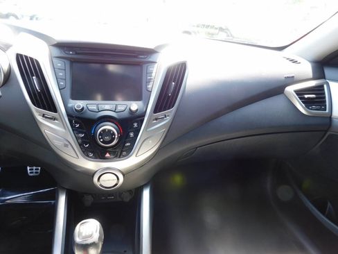 Used 2014 Hyundai Veloster w/ Style Package 02 FWD image 5