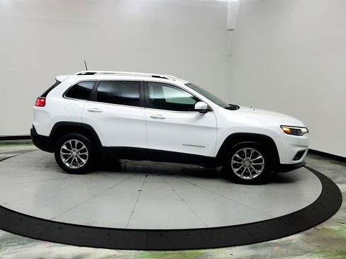 Used 2019 Jeep Cherokee Latitude Plus w/ Travel & Safety Group FWD image 4