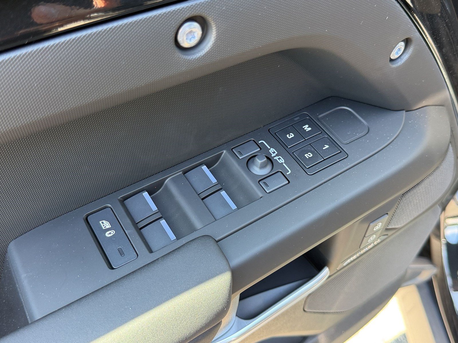 New 2026 Land Rover Defender 110 S AWD/4WD image 15