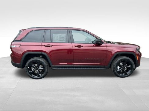 New 2025 Jeep Grand Cherokee Limited w/ Luxury Tech Group II image 7