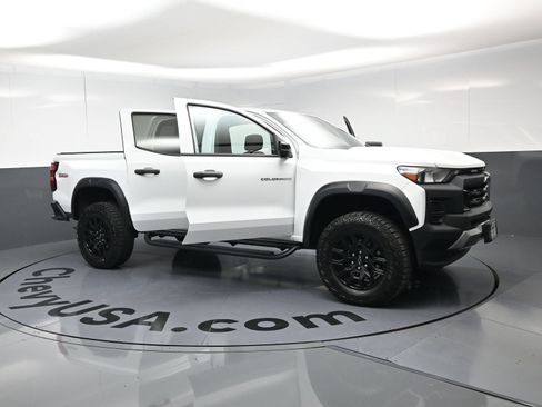 Used 2026 Chevrolet Colorado Trail Boss AWD/4WD image 25