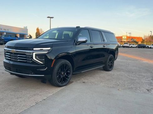 New 2026 Chevrolet Suburban Premier image 4