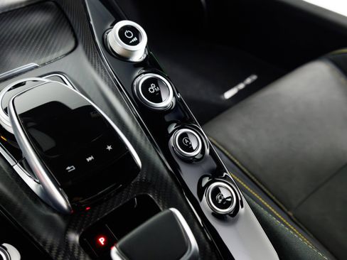 Used 2018 Mercedes-Benz AMG GT R image 22