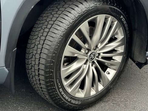 Used 2021 Toyota Highlander Platinum AWD/4WD image 9