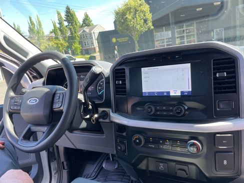 Used 2023 Ford F150 XLT AWD/4WD image 5