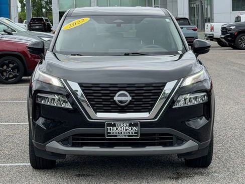 Used 2022 Nissan Rogue SV FWD image 2
