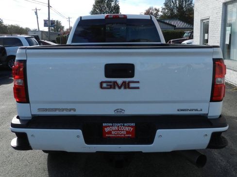 Used 2017 GMC Sierra 2500 Denali w/ Duramax Plus Package AWD/4WD image 7