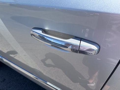 Used 2015 Cadillac Escalade Premium AWD/4WD image 8