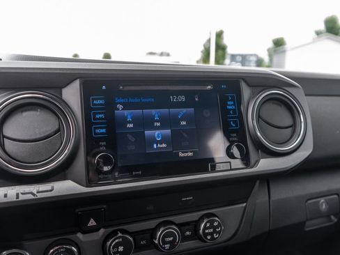Used 2019 Toyota Tacoma TRD Sport w/ Technology Package AWD/4WD image 27